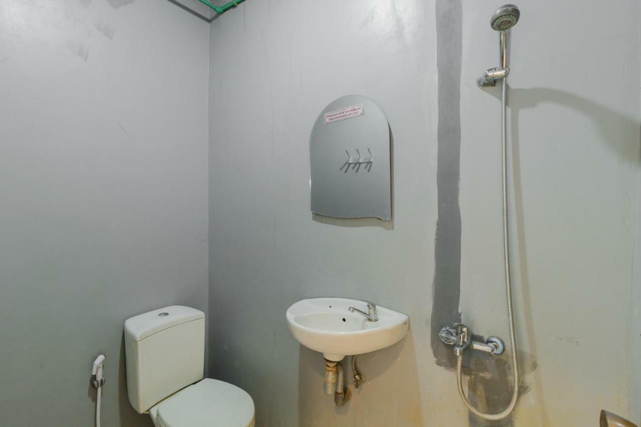 Reddoorz Syariah At Taman Bendungan Asahan Jakarta Eksteriør billede